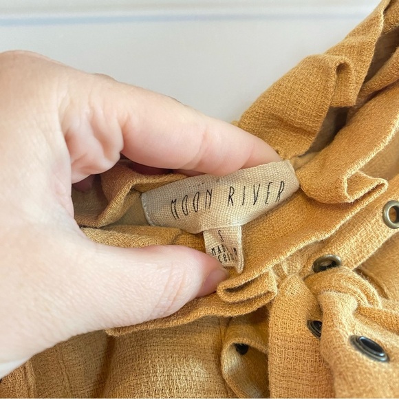 Moon River Tan‎ High Waist Shorts - Picture 3 of 4